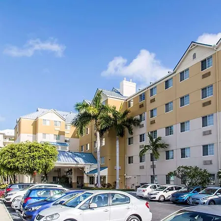 Hampton By Hilton Grand Cayman Seven Mile Beach